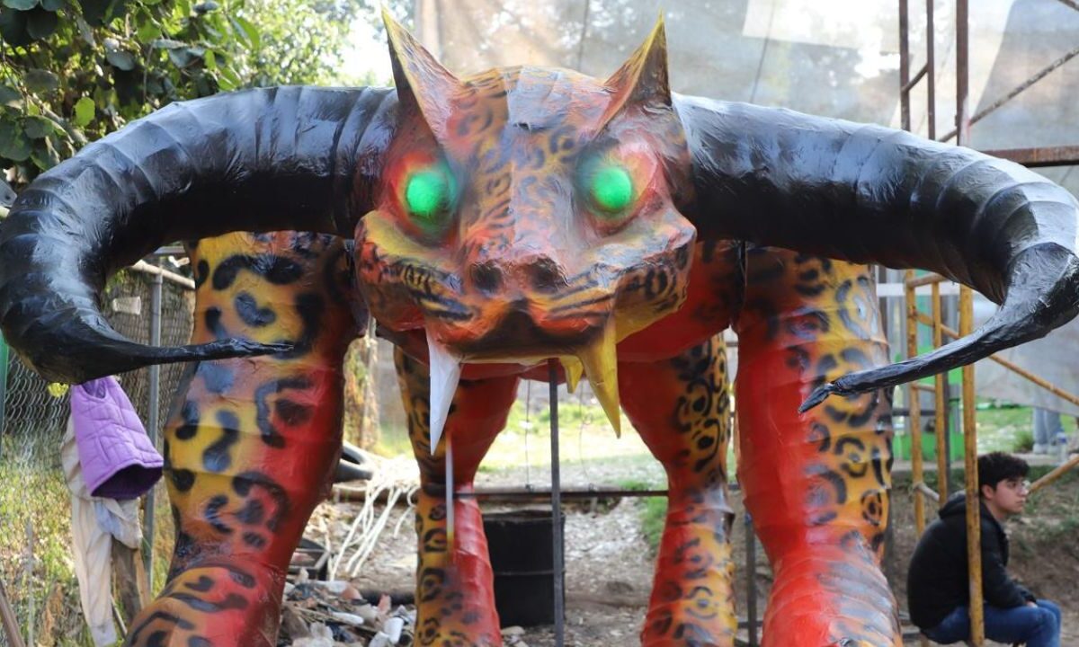 Los habitantes de Santa Rosa Xochiac, conservar la tradición de los shimos , como una forma de defender su identidad