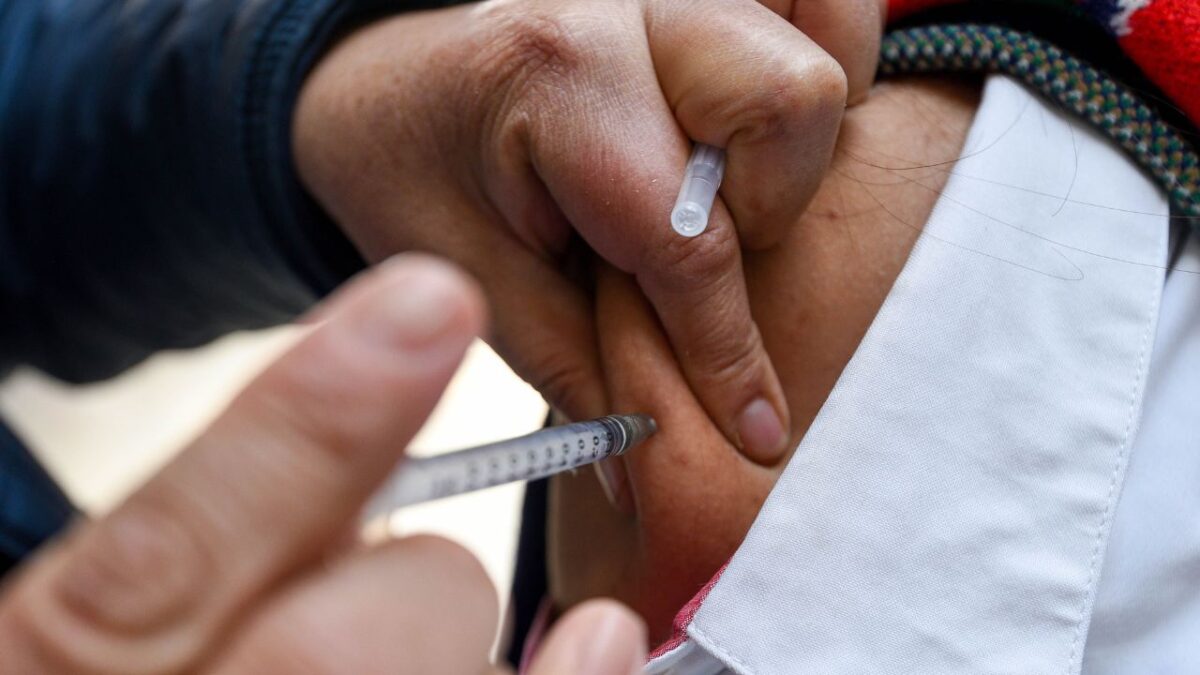 Gobierno de México informó que sólo recibió 233 millones de piezas de medicamentos e insumos, es decir, el 60% de las 381 millones solicitadas para el mes de marzo