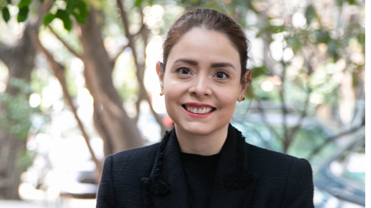 La grafóloga Maryfer Centeno ofreció conferencia de prensa en el Tec de Monterrey