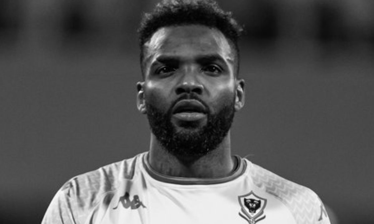 Muere el futbolista Aaron Boupendza tras caer de un undécimo piso en China