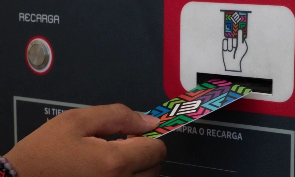 Recuerda que ya puedes pagar el Metro o Metrobús con alguna tarjeta bancaria.