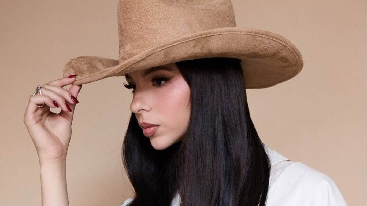 Ángela Aguilar borra sus fotos de Instagram