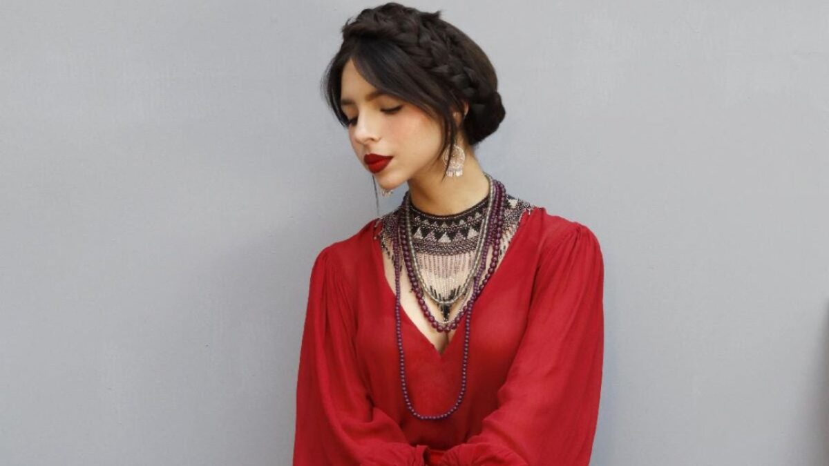 Luego de que la cantante Ángela Aguilar borrara todas las fotos de su feed de Instagram, las especulaciones no se hicieron esperar, pero la realidad es que fue para anunciar su próximo álbum. 