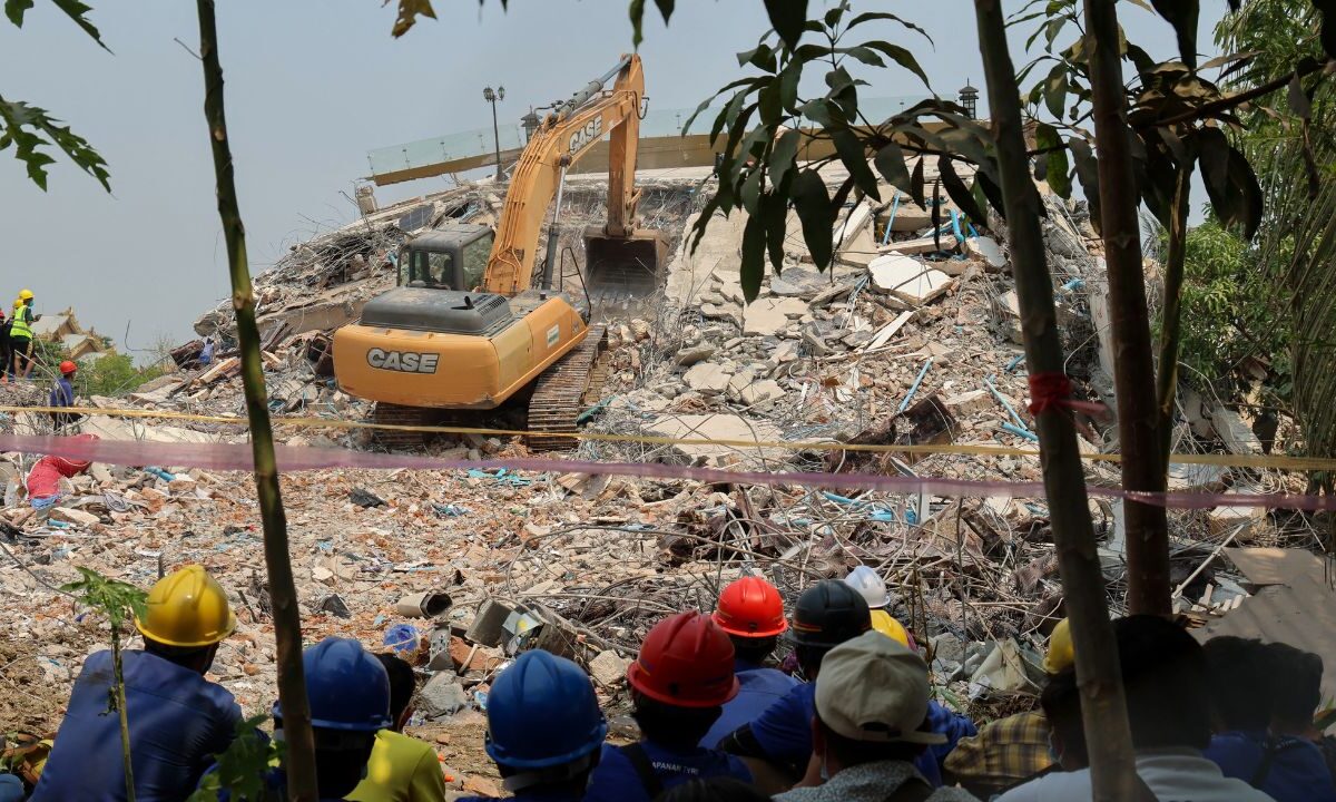 La junta militar que gobierna Birmania anunció este miércoles una tregua temporal en su lucha contra los grupos rebeldes armados, cinco días después de un devastador sismo que dejó cerca de 2 mil 900 muertos en el país, donde la desesperación crece entre los supervivientes.