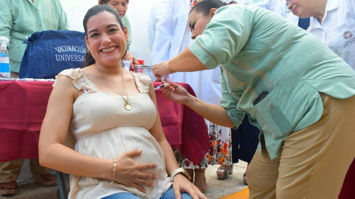 Con el lema “Vacunarse es Salud”, arranca la campaña de vacunación en las Américas, Campeche.