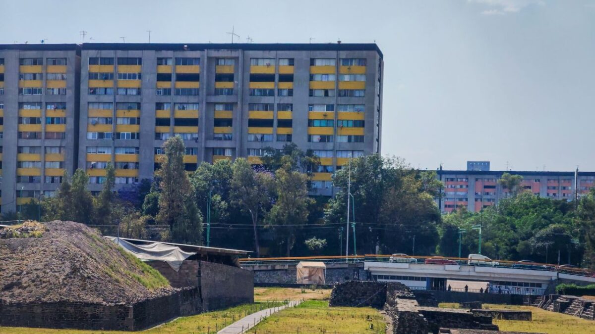 Los vecinos sobreviven a la delincuencia, el descuido y falta de servicios que prevalecen en esta unidad habitacional, con 60 años de existencia.