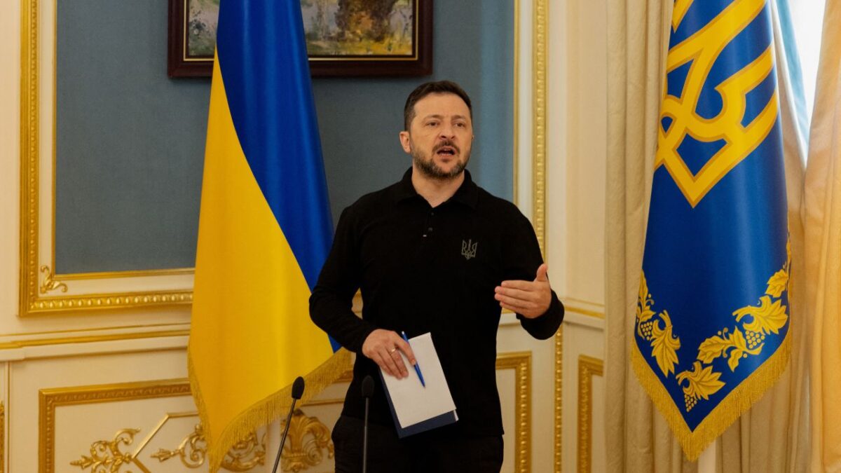 Zelenski dijo en una entrevista en The Wall Street Journal que ceder Crimea violaría la Constitución de Ucrania.
