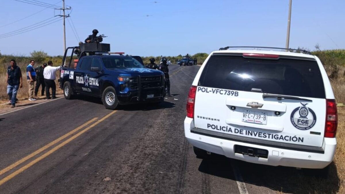 Una balacera entre civiles armados dejó una persona muerta y vehículos abandonados en Culiacán.