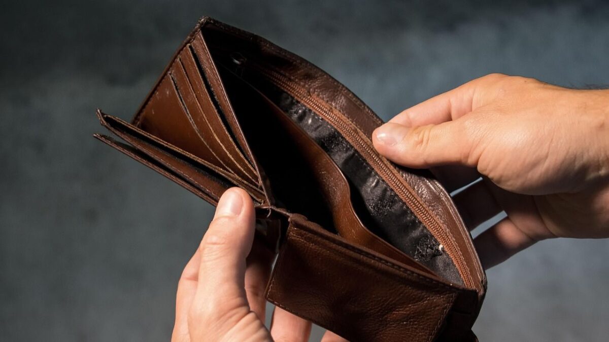 Banamex emitió siete consejos para aliviar la resaca financiera tras la Semana Santa.