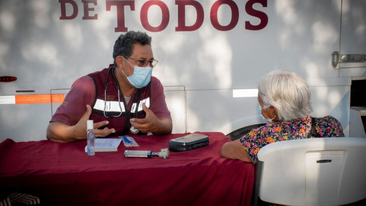 Champotoneros se ven beneficiados con servicios gratuitos con el programa Salud en tu Barrio.