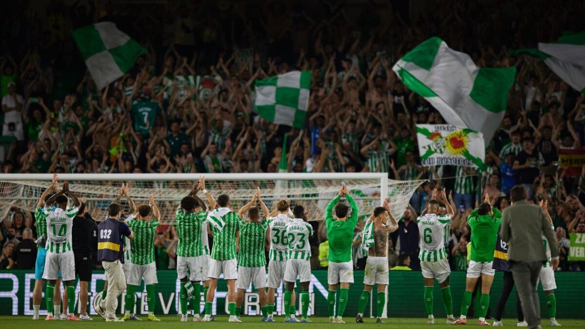 2 puntos separan al Betis del Villarreal para definir al último clasificado a la próxima Liga de Campeones, con cinco juegos por delante