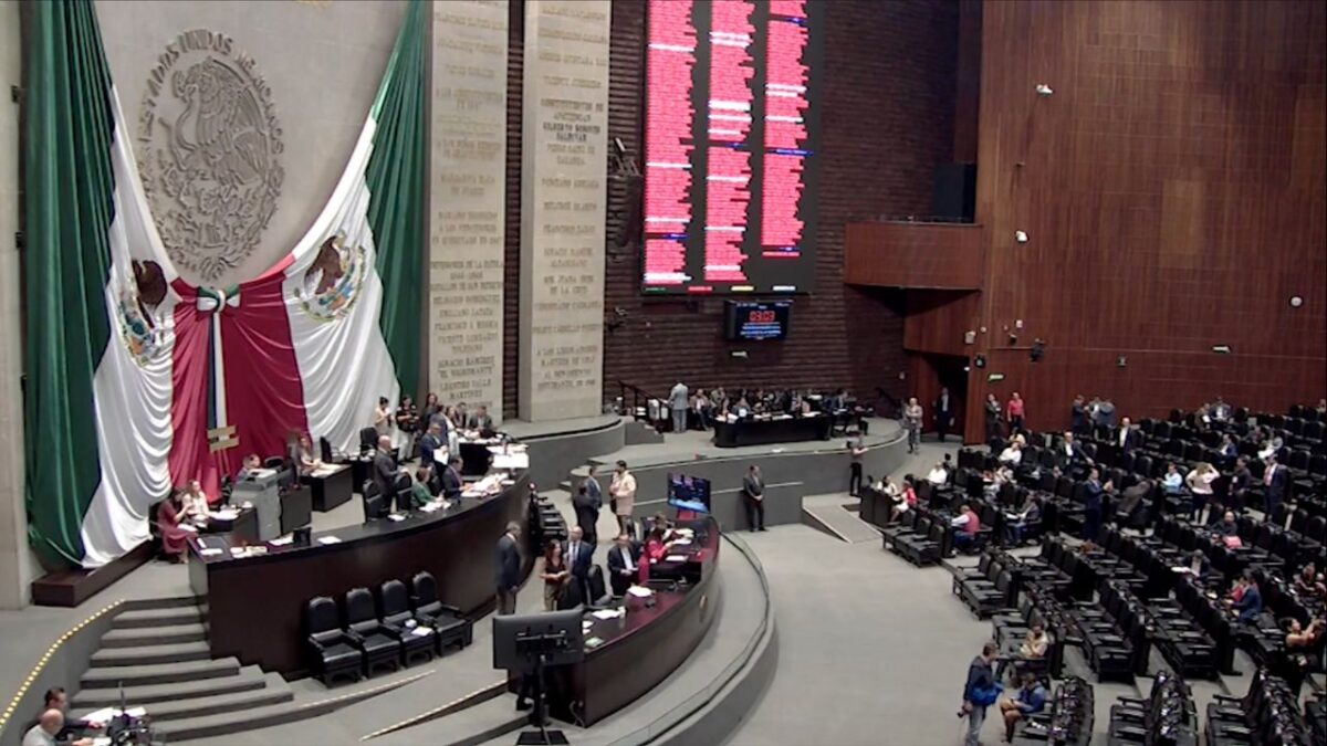 El pleno de San Lázaro aprobó en lo general la Ley Nacional para Eliminar los Trámites Burocráticos que envió la presidenta Sheinbaum.