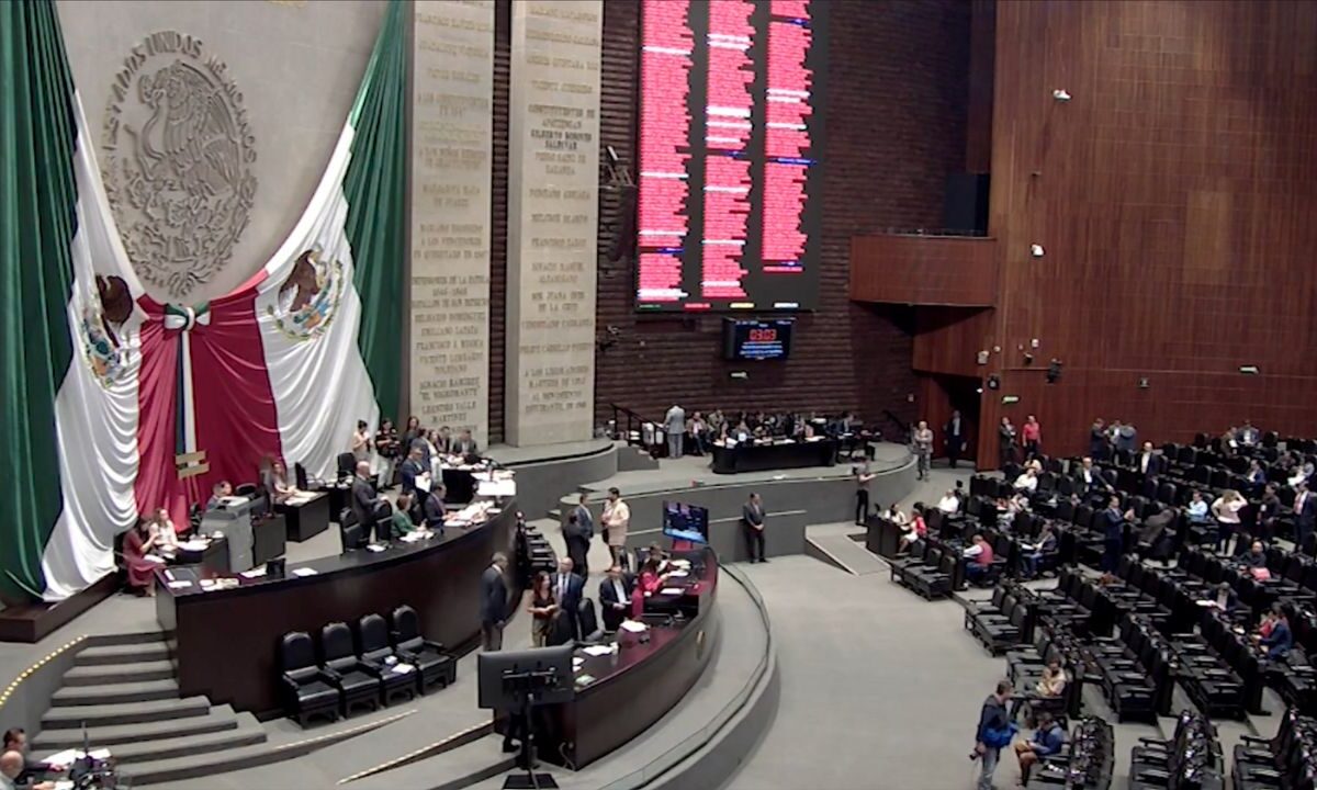 El pleno de San Lázaro aprobó en lo general la Ley Nacional para Eliminar los Trámites Burocráticos que envió la presidenta Sheinbaum.