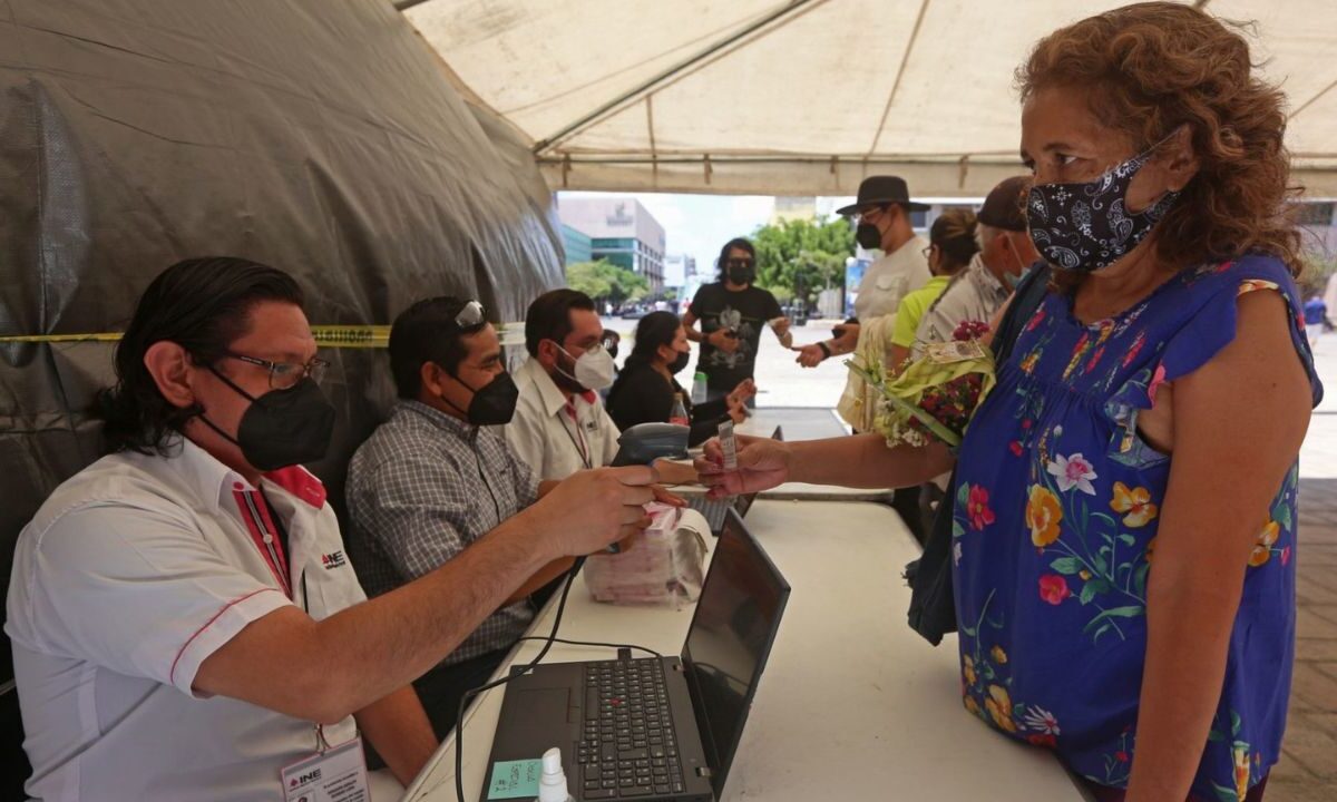 Capacita el INE a 776 mil ciudadanos para ser funcionarios de casilla