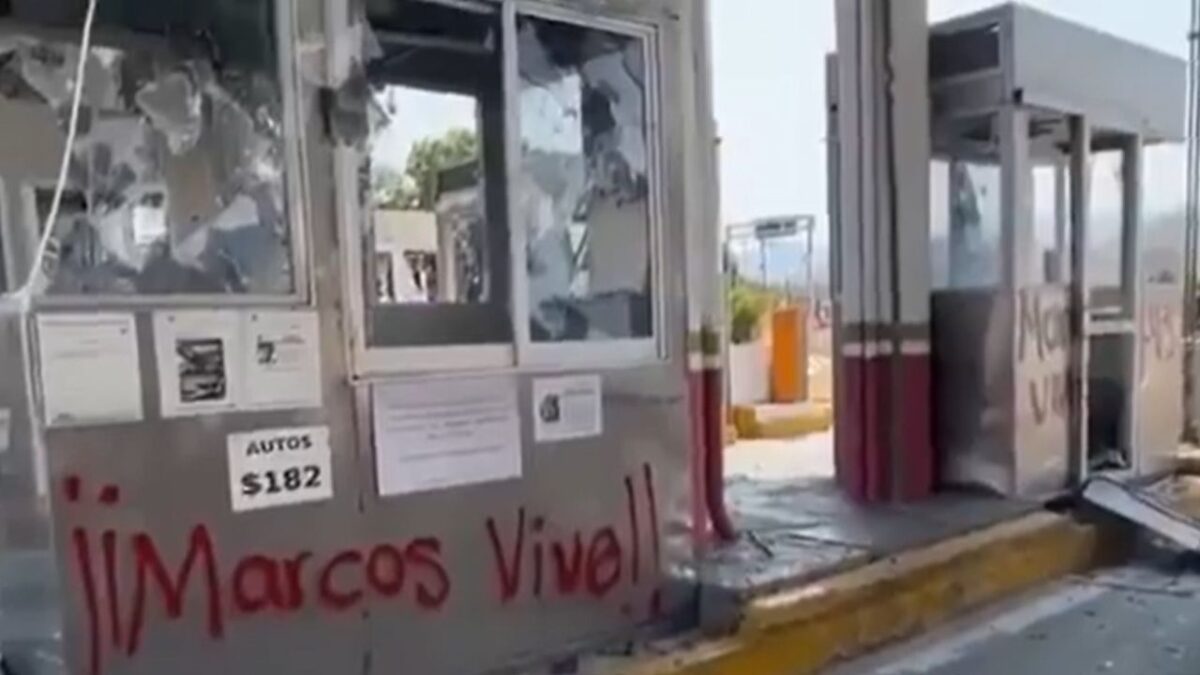 Caseta de Ayotzinapa vandalizada