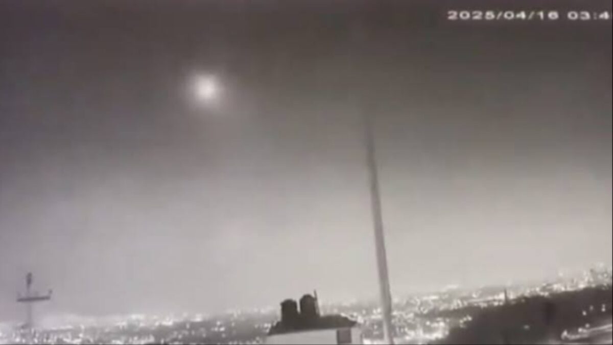 Meteorito cae en CDMX pero explota al tocar la atmósfera