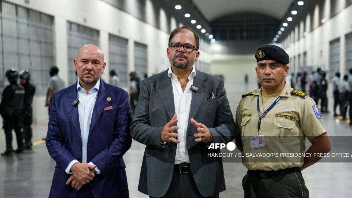 Ecuador busca hacer su versión de megacárcel como El Salvador