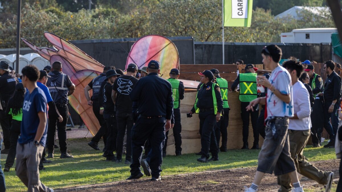 Luego de la muerte de los fotoreporteros, Berenice Giles y Miguel Hernández a causa de la caída de una grúa en las instalaciones del Parque Bicentenario, el festival Ceremonia ha emitido un comunicado lamentando el hecho.