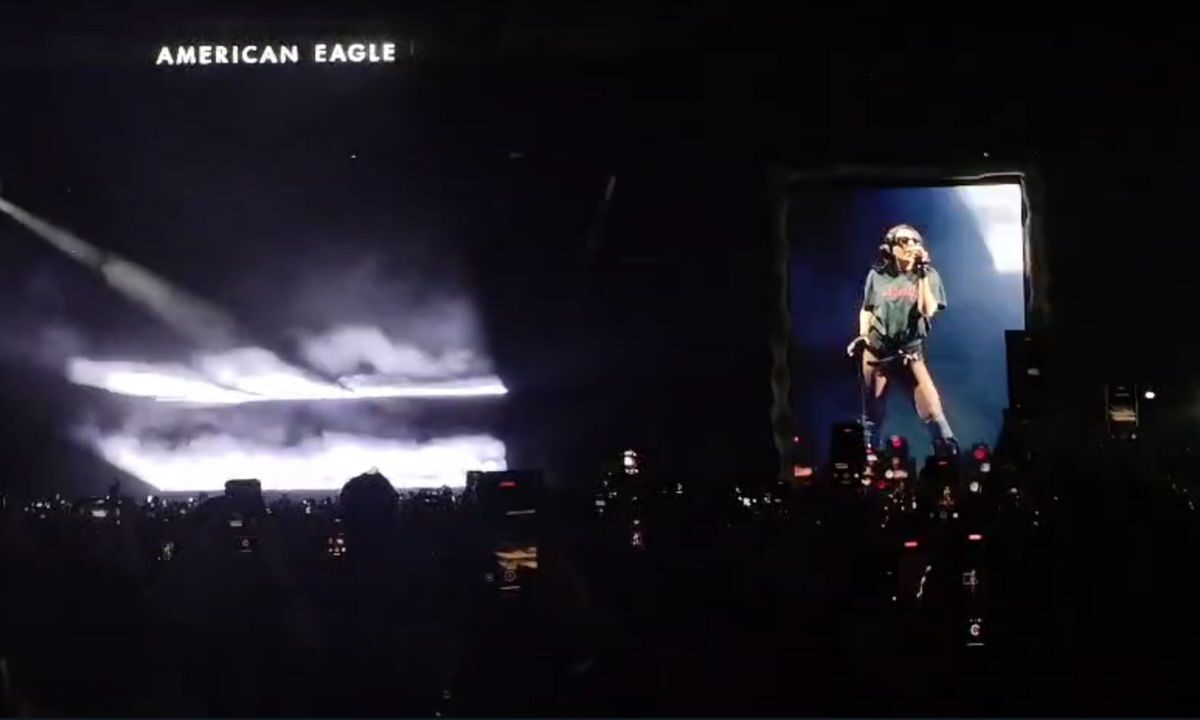 A pesar de que las autoridades decretaron una suspensión inmediata de actividades del Festival Axe Ceremonia, éste continuó con Charlie XCX.