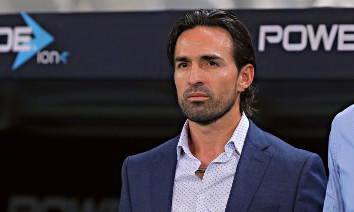 Chivas se queda sin DT al confirmar salida de Gerardo Espinoza