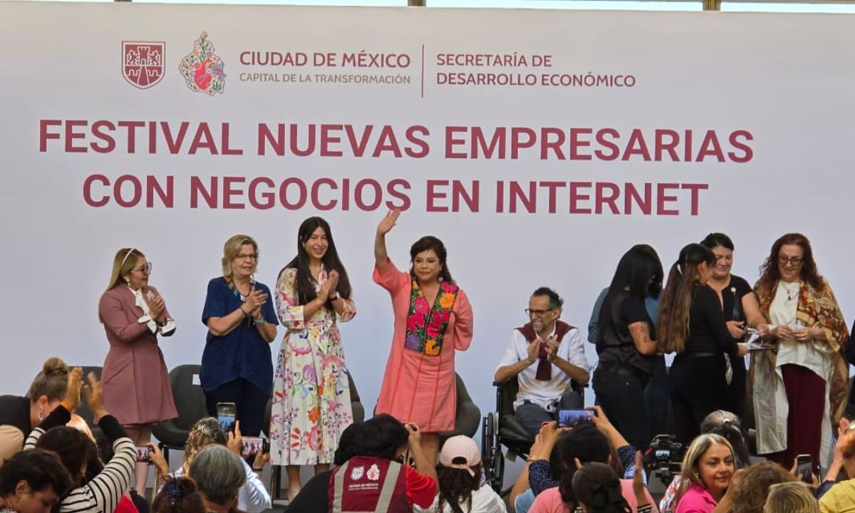 Clara Brugada en el Festival “Nuevas Empresarias con Negocios en Internet” (NENI),