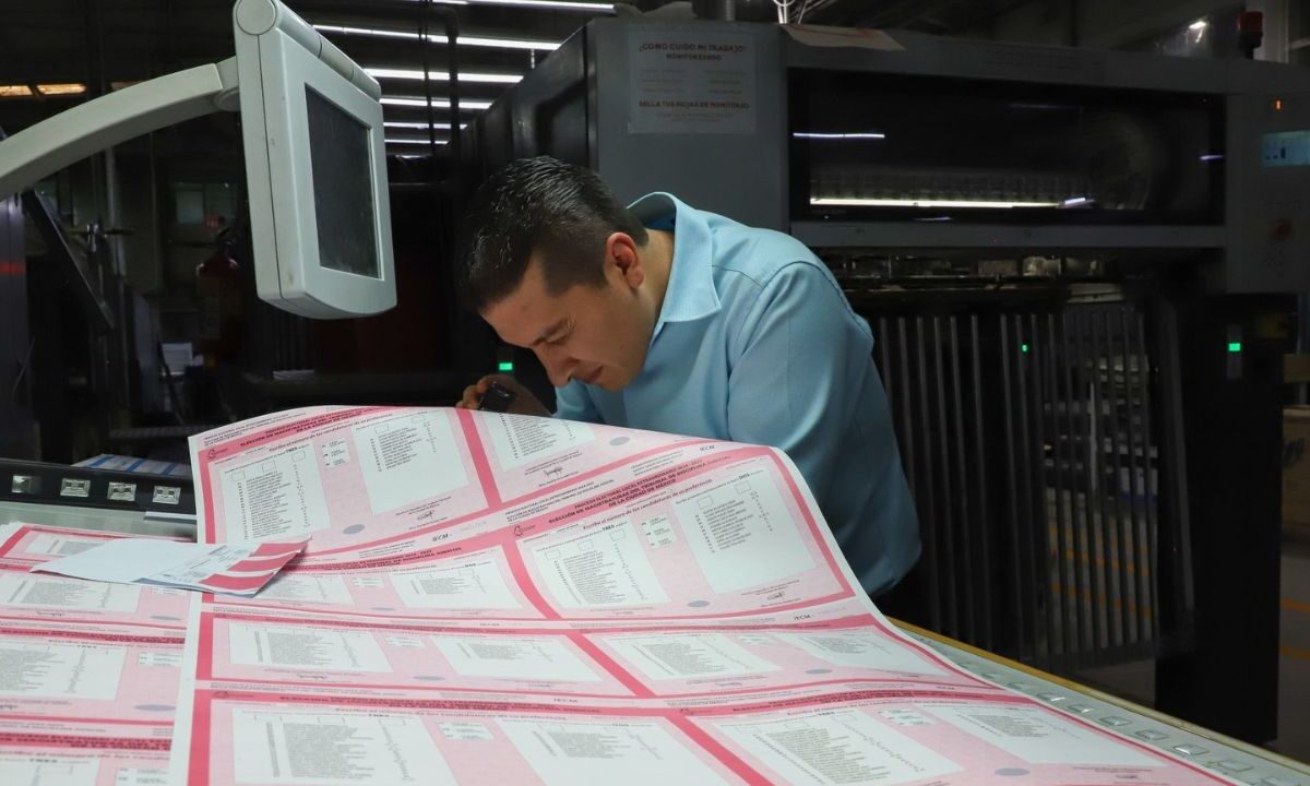 El INE y Talleres Gráficos de México concluyeron la impresión de 601 millones 987 mil 276 boletas para la próxima elección judicial.