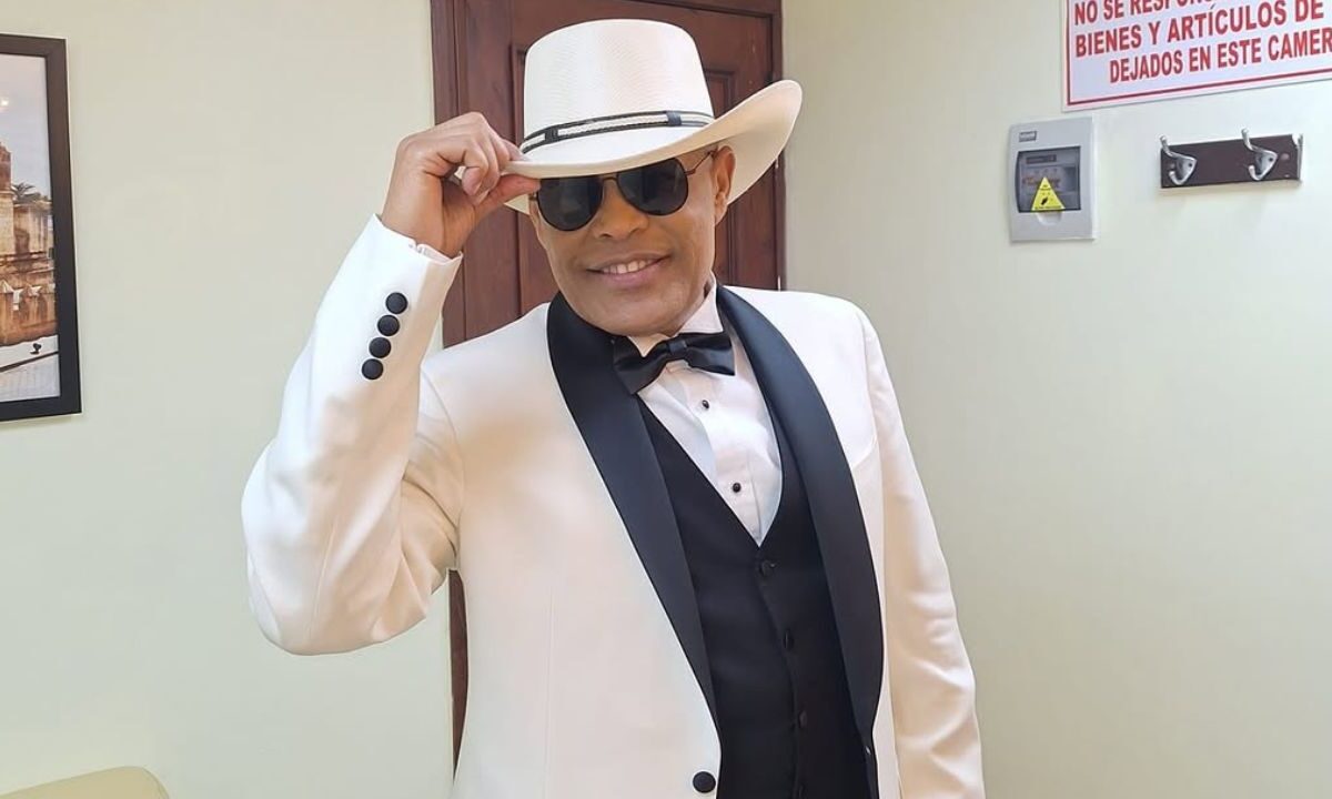Luego de que se registrara el colapso del techo de la discoteca Jet Set en Santo Domingo, República Dominicana, se ha dado a conocer que el cantante Rubby Pérez, quien cantaba en el sitio, murió.