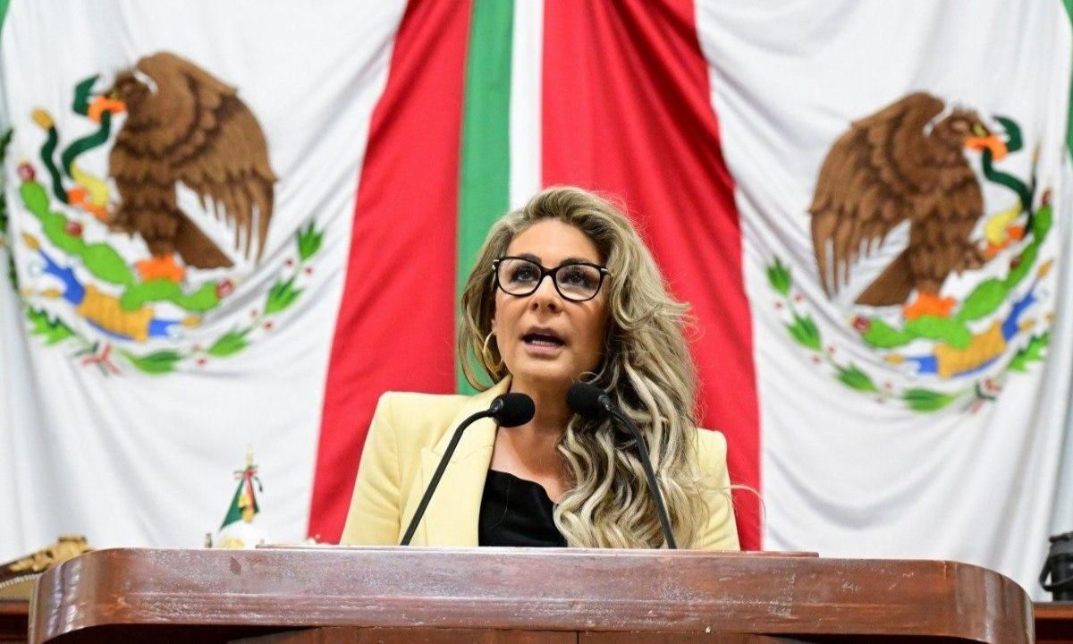 El Congreso capitalino exhortó al Instituto Electoral local a apegarse a sus atribuciones y respetar a la militancia del PRD en la Ciudad de México.