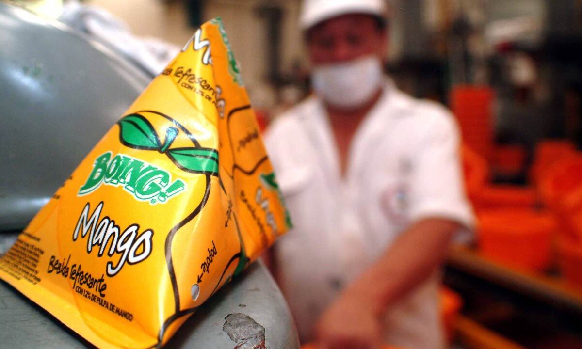 En un análisis, la Profeco estudio varios productos de jugos y bebidas de fruta que contienes bastante azúcar.