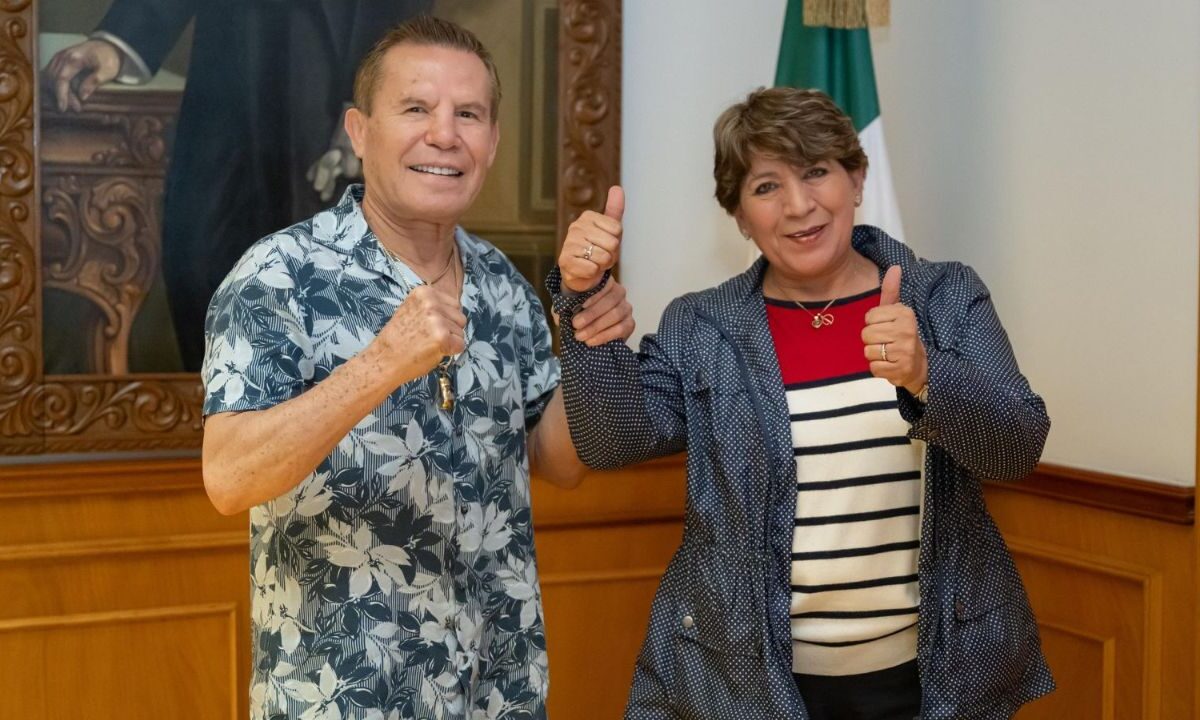 Delfina Gómez recibió en palacio de Gobierno, en Toluca, al máximo campeón mexicano de boxeo, Julio César Chávez.