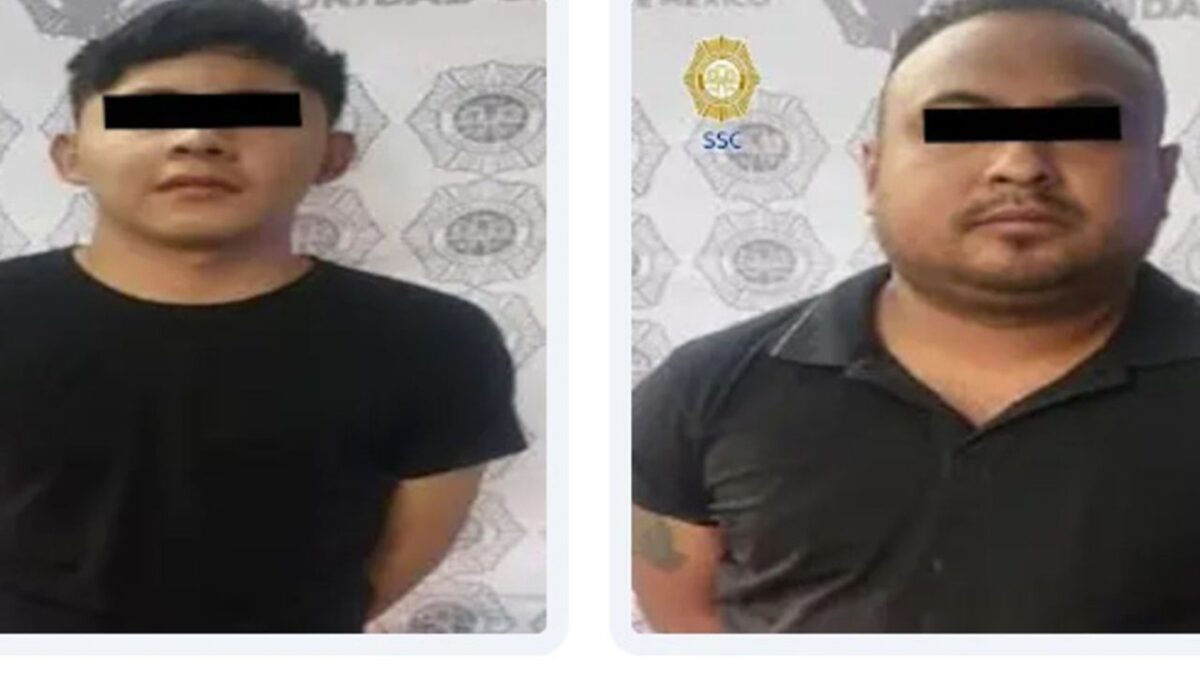 Elementos de la Secretaría de Seguridad Ciudadana (SSC) de la Ciudad de México, detuvieron a dos hombres en posesión de varias dosis de aparente marihuana y una bolsa mediana con la misma hierba a granel, en calles de la zona de Tepito. Los detenidos son posibles integrantes de un grupo delictivo que opera en la zona del Centro Histórico.