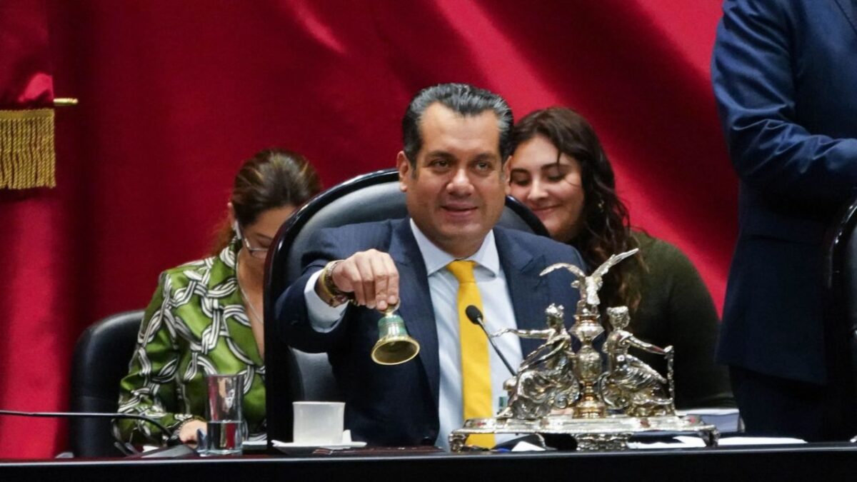 Sergio Gutiérrez Luna, presidente de la Mesa Directiva de la Cámara de Diputados, informó que recibieron la iniciativa de Ley Nacional para Eliminar Trámites Burocráticos.