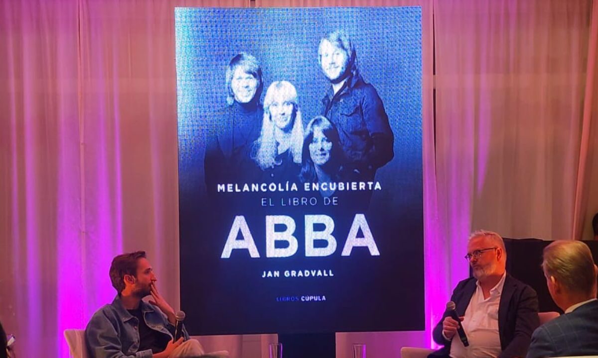 La editorial Libros Cúpula publica Melancolía Encubierta: El libro de ABBA.