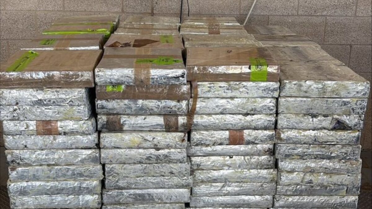En Pharr, CBP incauta más de 293 millones de pesos en metanfetamina oculta en morrones.