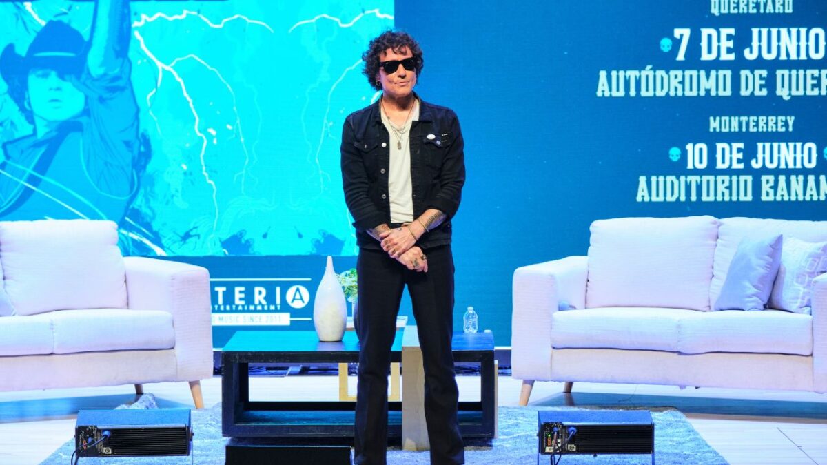 El Huracán Ambulante es el nombre que Bunbury dio a la banda con la que grabó cinco álbumes en su carrera solista, que tuvo su inicio en Pequeño y México fue parte importante de dicho momento.