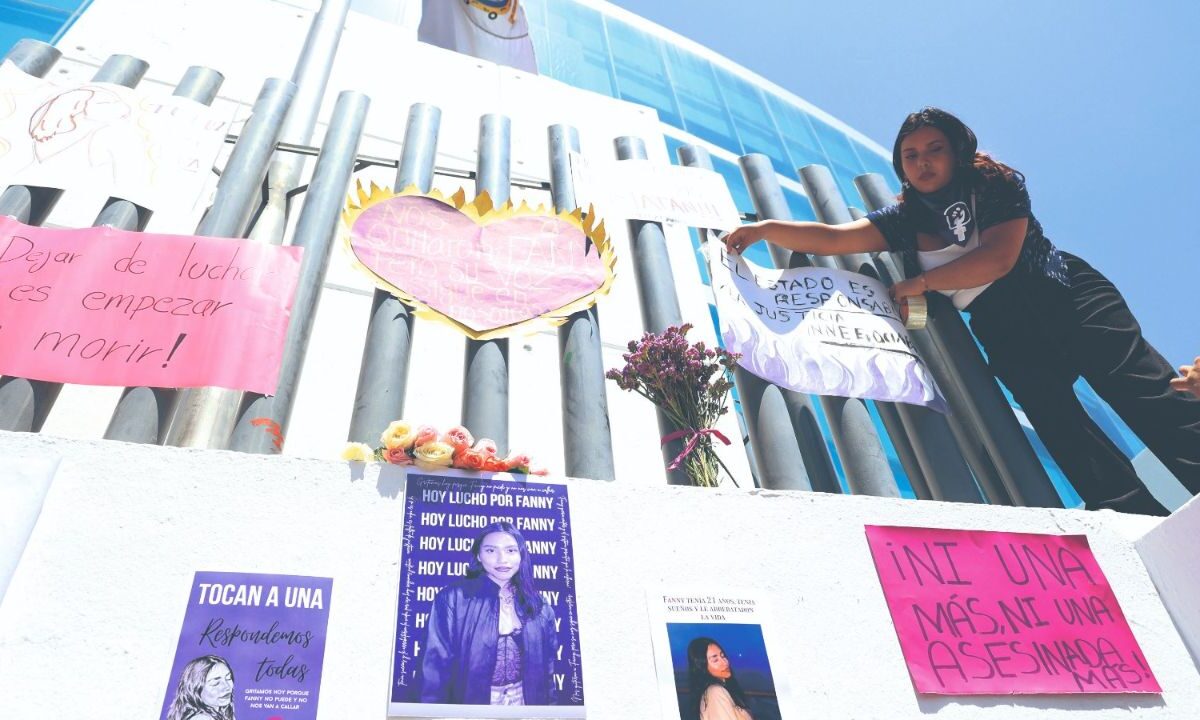 Familiares y compañeros exigieron a la Fiscalía de Jalisco pronta respuesta.