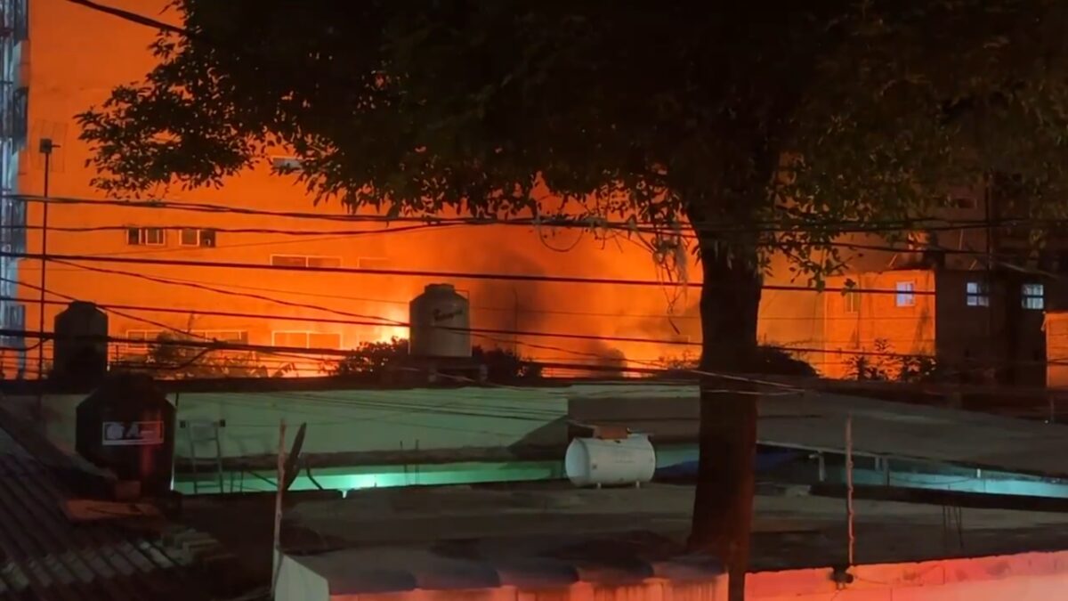 Incendio en Iztacalco, cobra vida de una persona