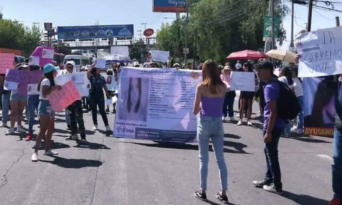 Familias bloquearon la avenida López Portillo como medio de presión.