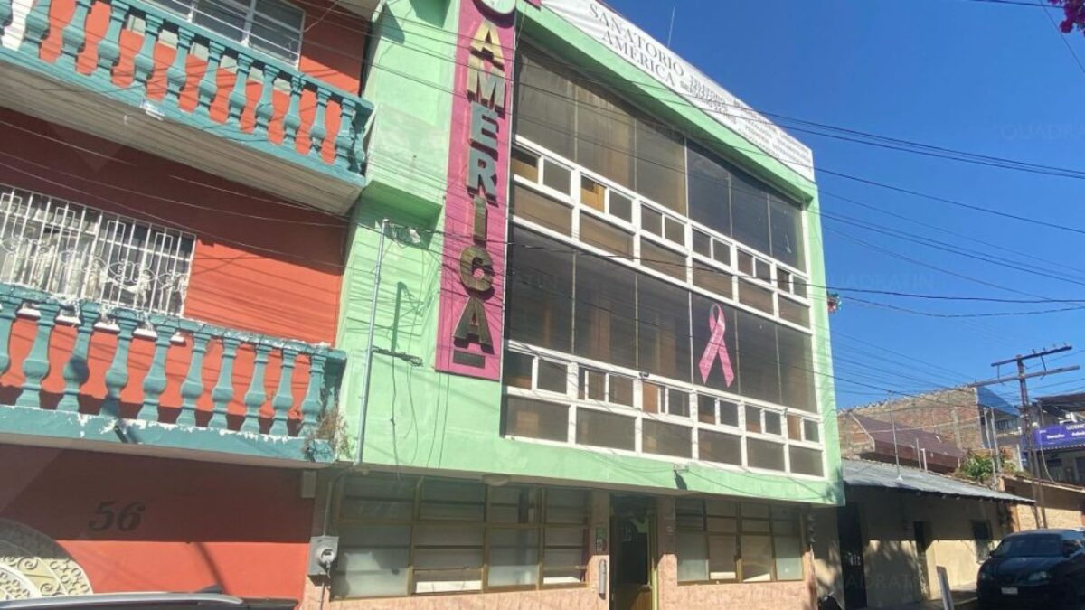 Sujetos armados atacan una clínica en el centro de Chilpancingo