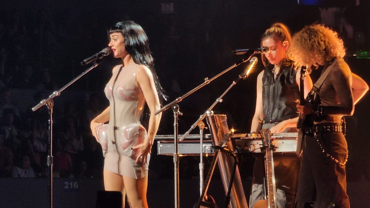 The Lifetimes Tour de Katy Perry cautivó los corazones de los mexicanos anoche en su presentación de arranque en la Arena CDMX