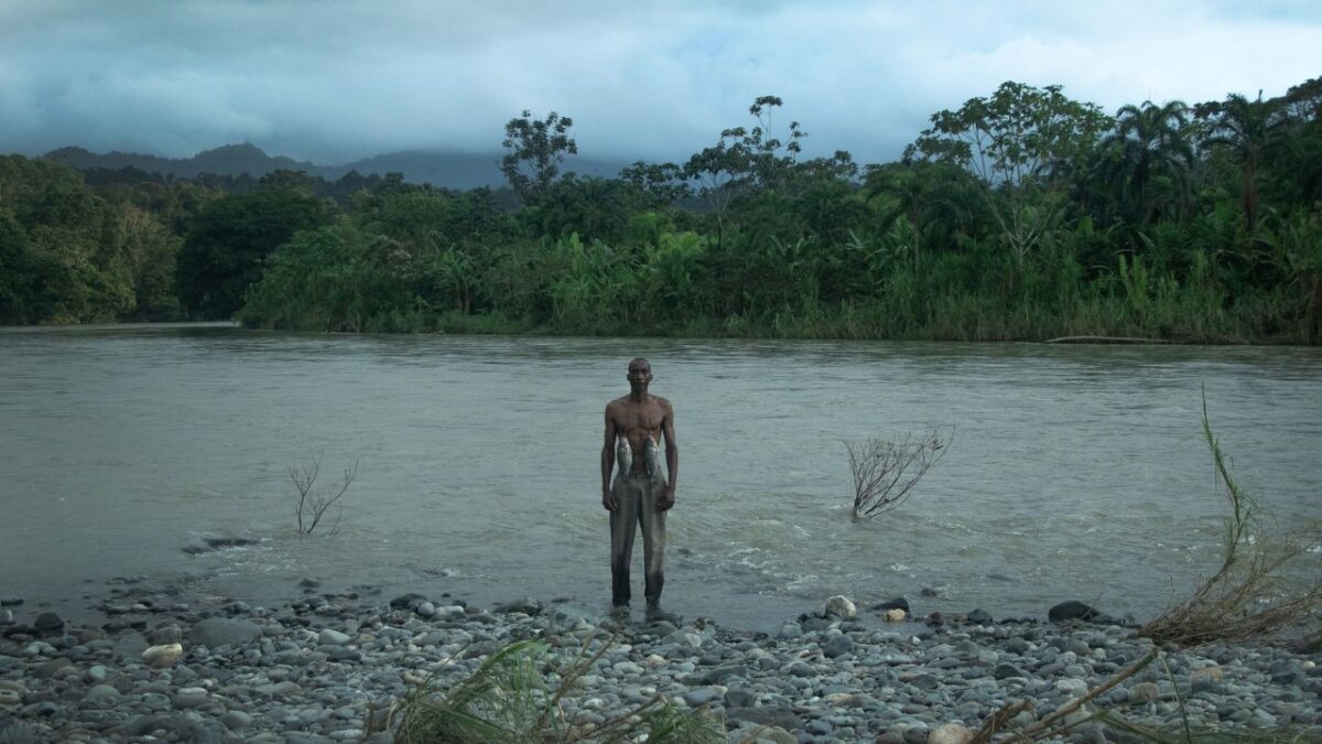 El filme Yo Vi Tres Luces Negras es la ópera prima de Santiago Lozano Álvarez