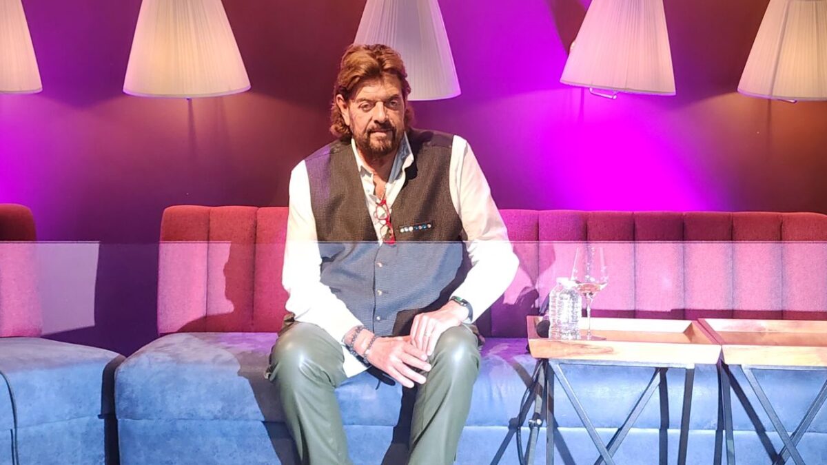 El legado de Alan Parsons como ingeniero de audio se encuentra en discos como The Dark Side of the Moon de Pink Floyd y Abbey Road de The Beatles.