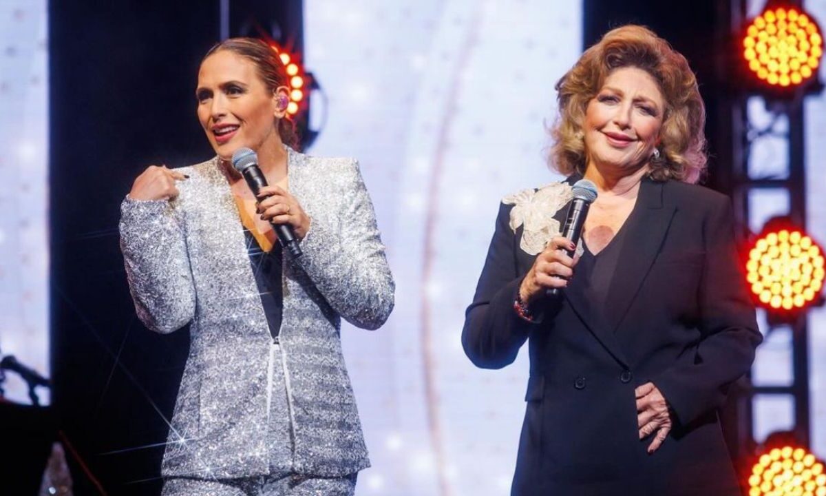 Angélica María y Angélica Vale han desarrollado sus carreras a la par en proyectos como La Fea Más Bella (2006) y es la primera vez que realizan un espectáculo juntas. 