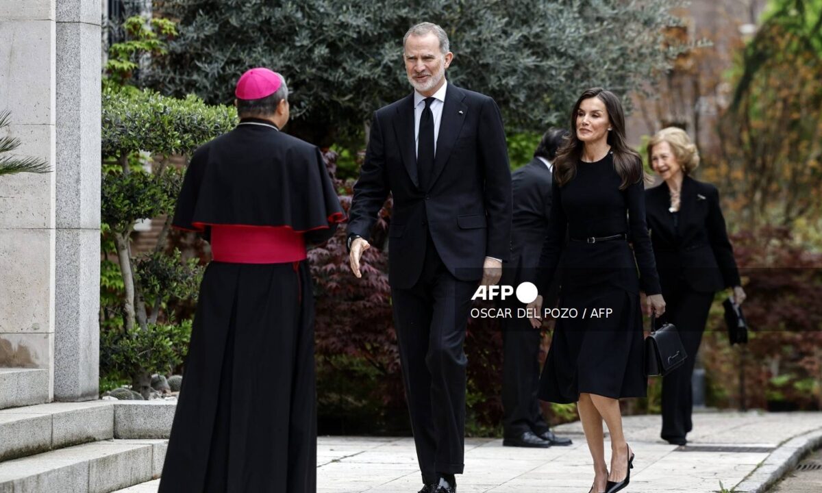 Los reyes de España asistirán al funeral del papa Francisco