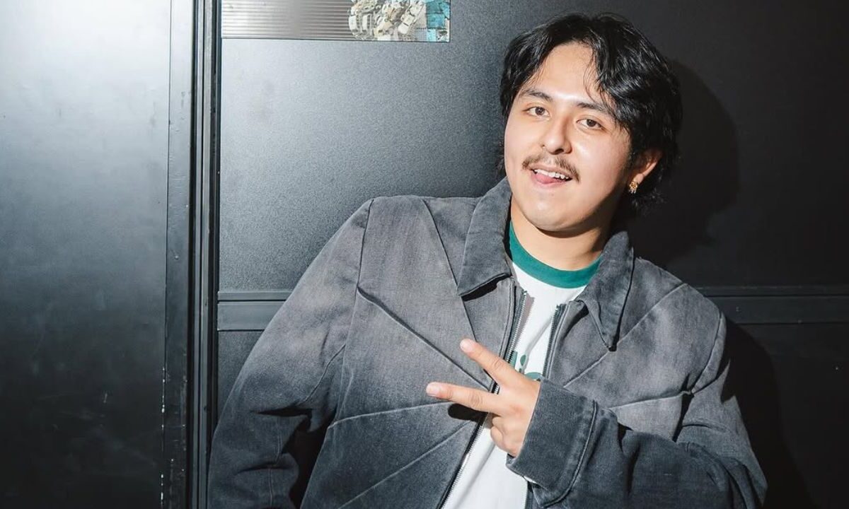 El cantante en ascenso, Macario Martínez informó que ha finalizado su relación con quien era su personal mánager.