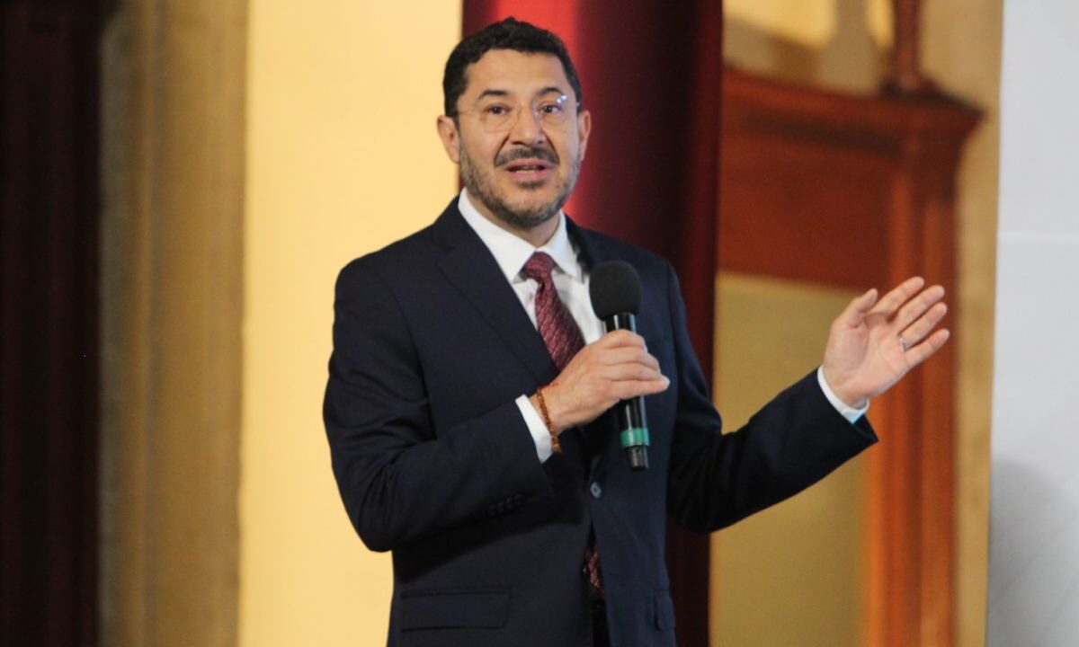 Martí Batres exige a subdelegados médicos a realizar un trato amable y humano para los pacientes del Issste.