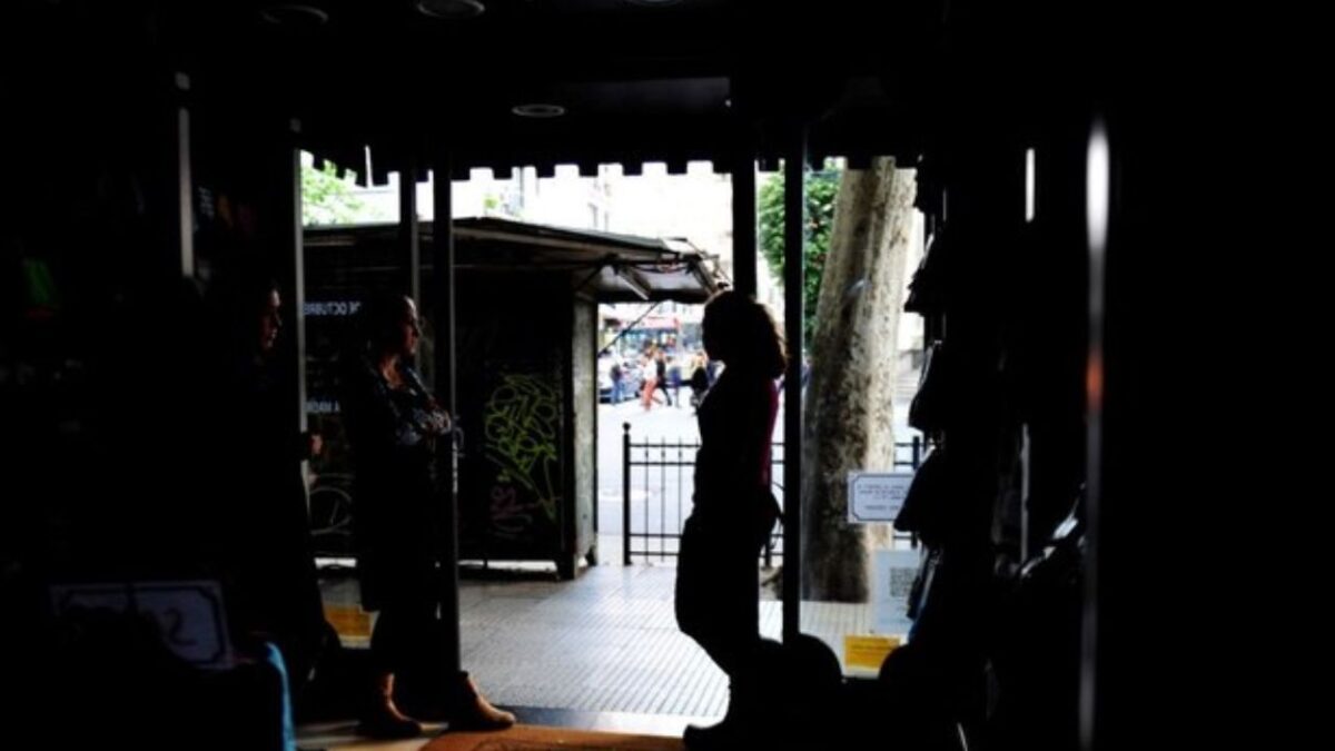 España sufre un mega apagón en casi todo el día