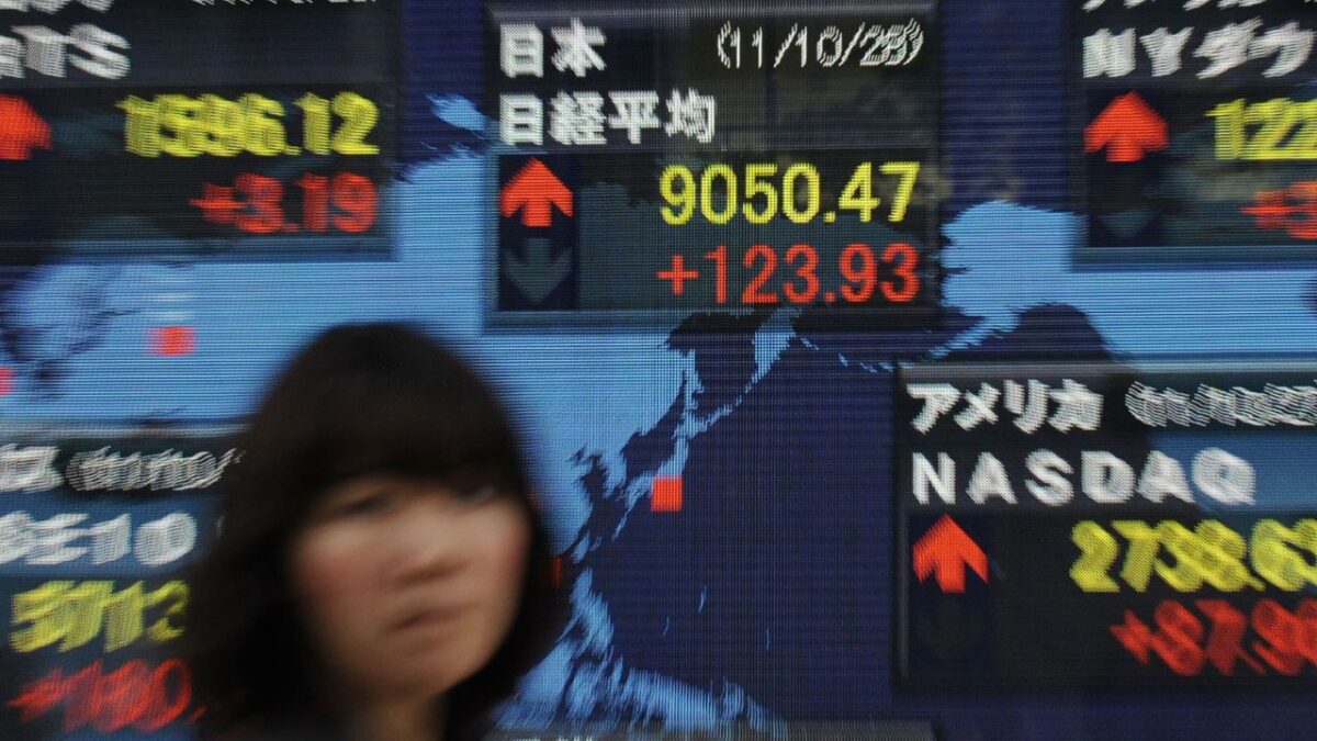 Nikkei de la Bolsa de Tokio registró fuertes pérdidas en el inicio de la sesión del viernes en un contexto volátil por la política comercial