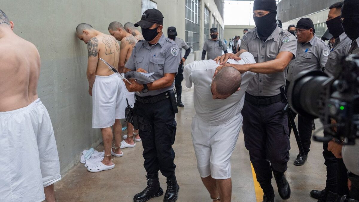 En Venezuela, familiares de los deportados se pronunciaron por su inocencia y acusaron discriminación.