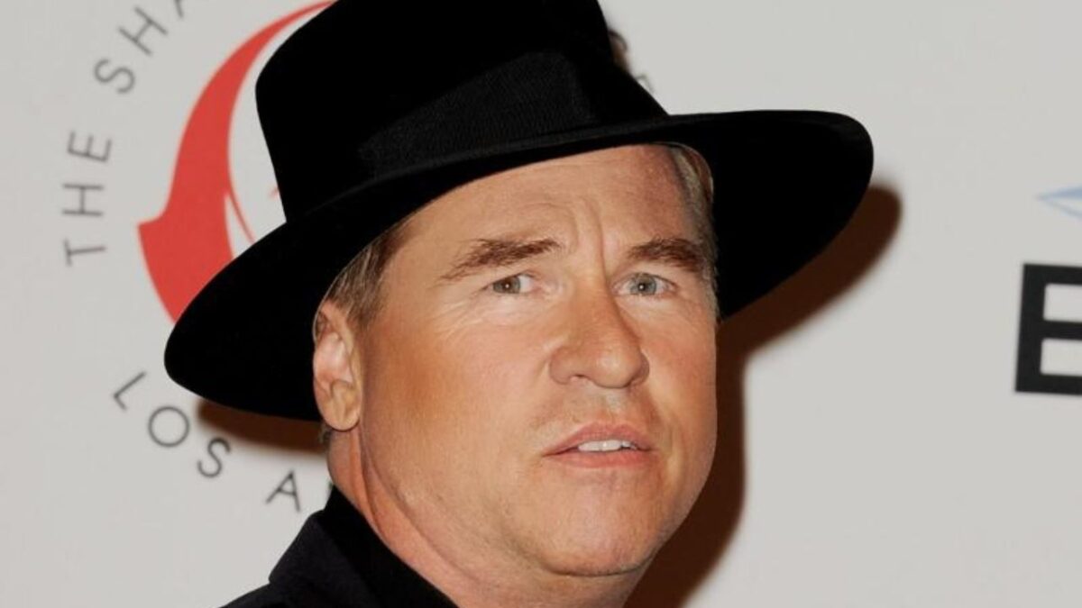 Val Kilmer, actor que interpretó a Bruce Wayne en “Batman Forever” y a Jim Morrison en “The Doors”, murió a los 65 años de edad.